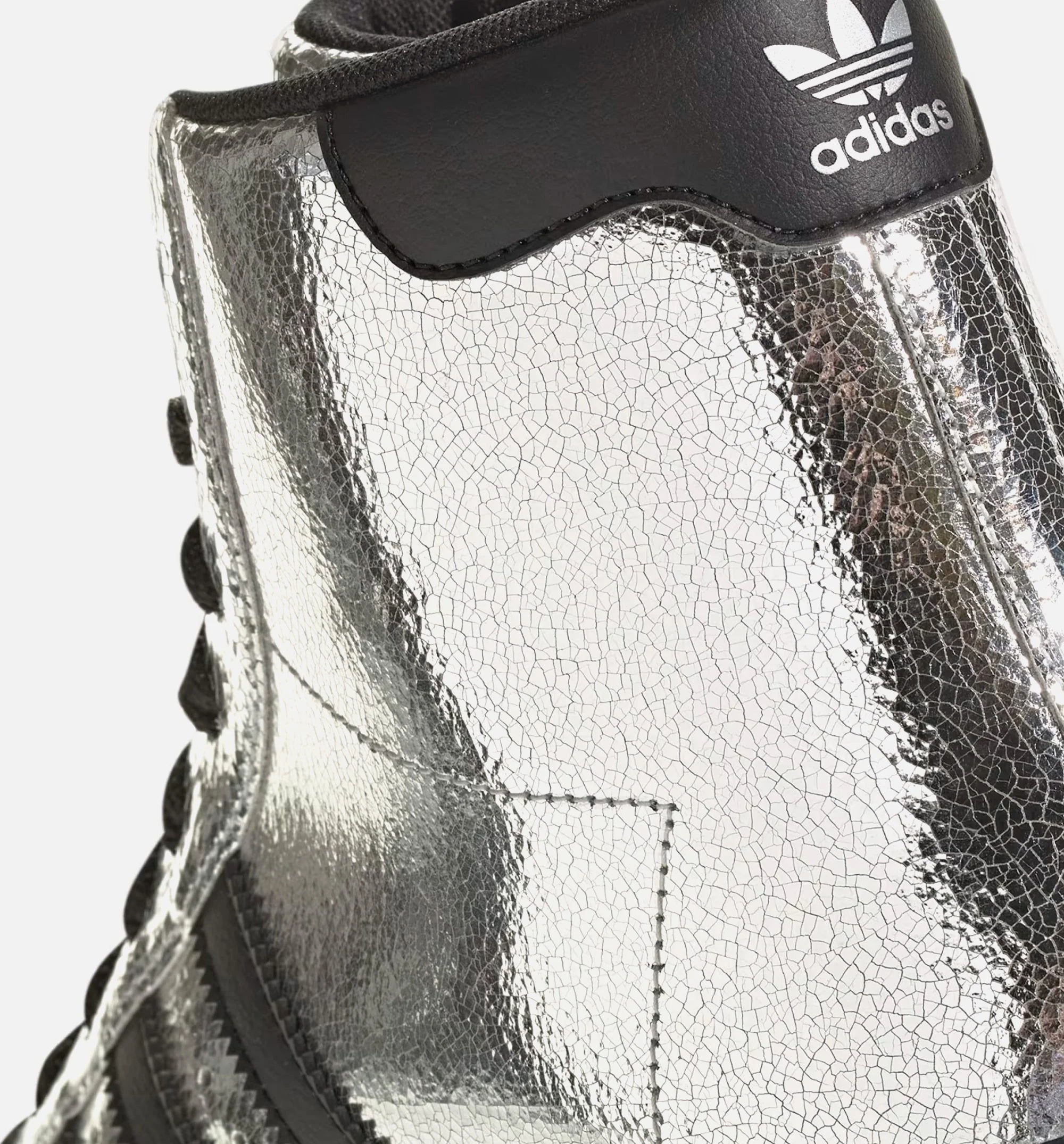 Superstar 82 Roller Skates Womens Lifestyle Shoe Silver Metallic Core Black Cloud White