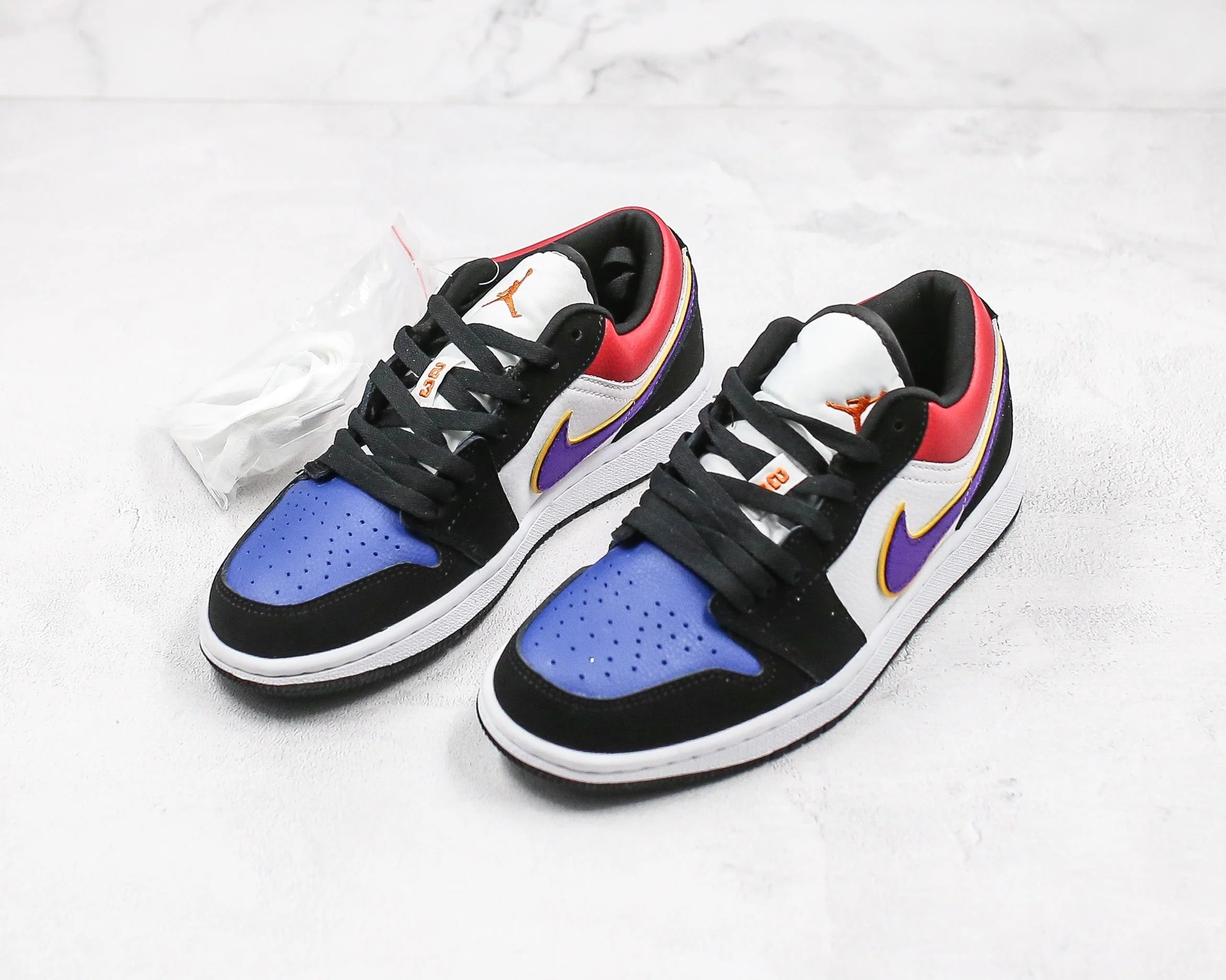Jordan 1 Low Lakers Top 3