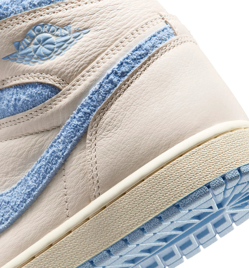 Air Jordan 1 Retro High OG Psychic Blue Womens Lifestyle Shoe Pale Ivory Psychic Blue Coconut Milk