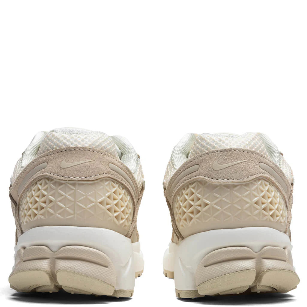 Womens Zoom Vomero 5 Gold Beach Sail Light Khaki Pale Ivory