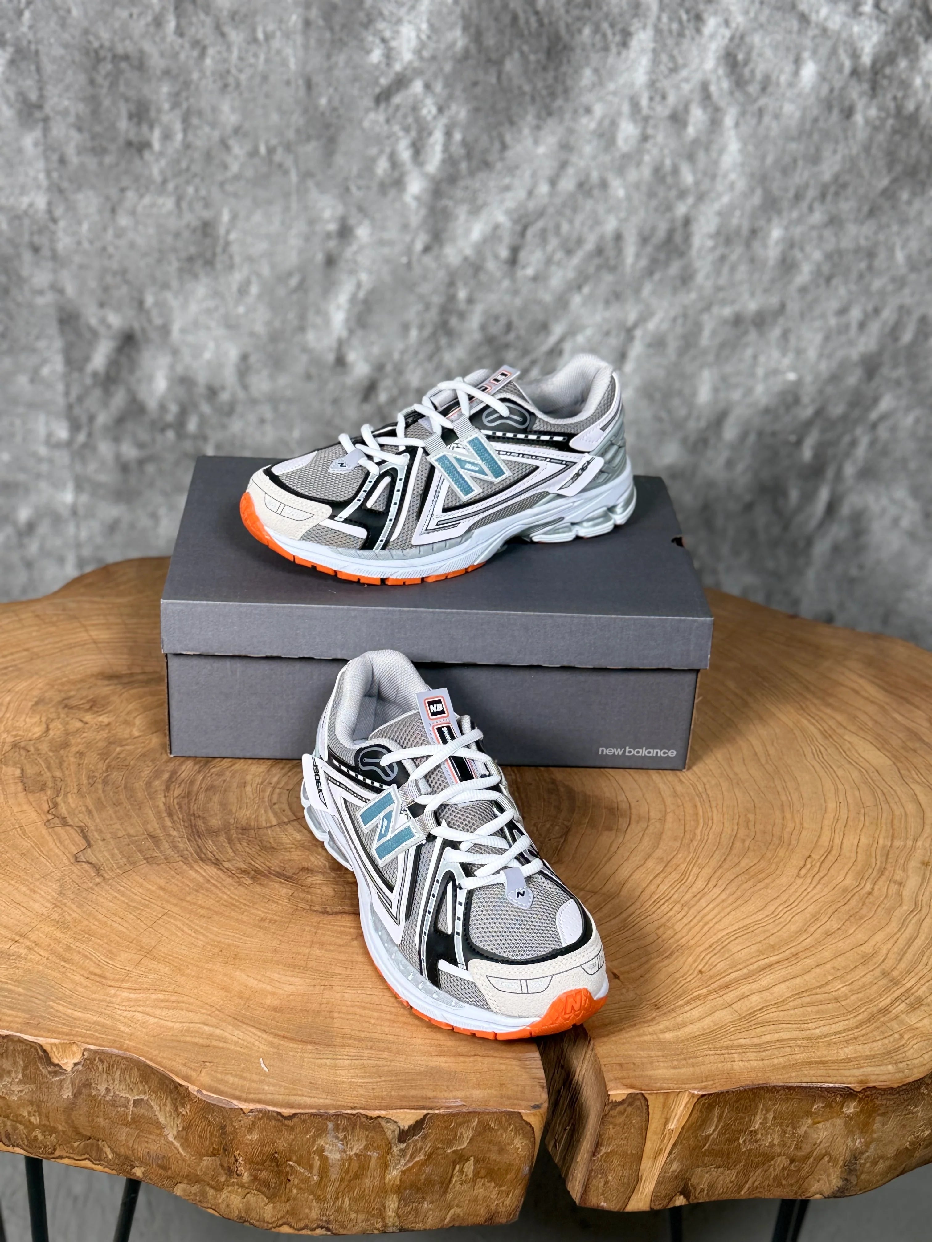 NEW BALANCE 1906
