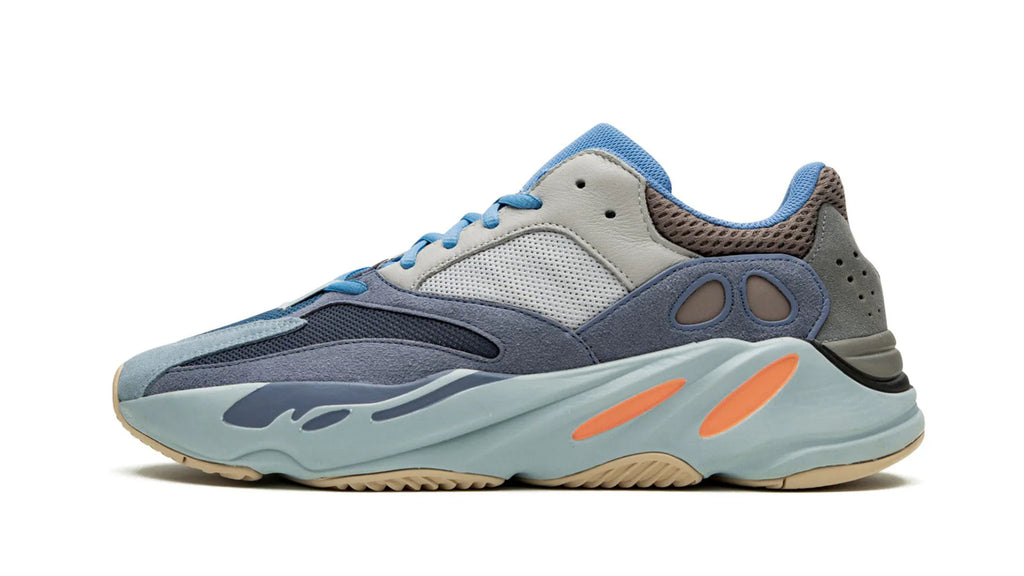 YEEZY BOOST 700 Carbon Blue