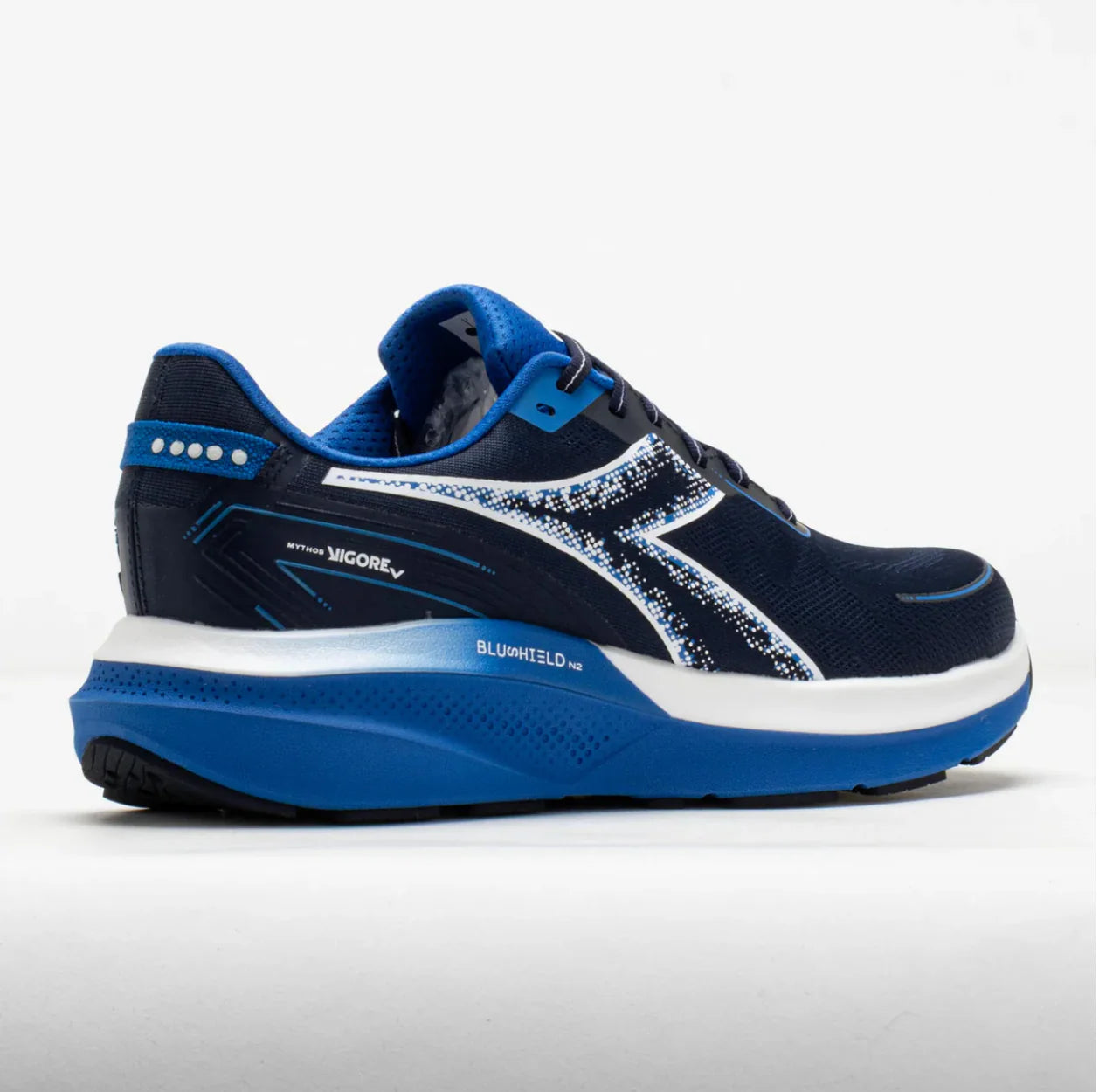 Mens Diadora Mythos Blushield Vigore 5 WIDE