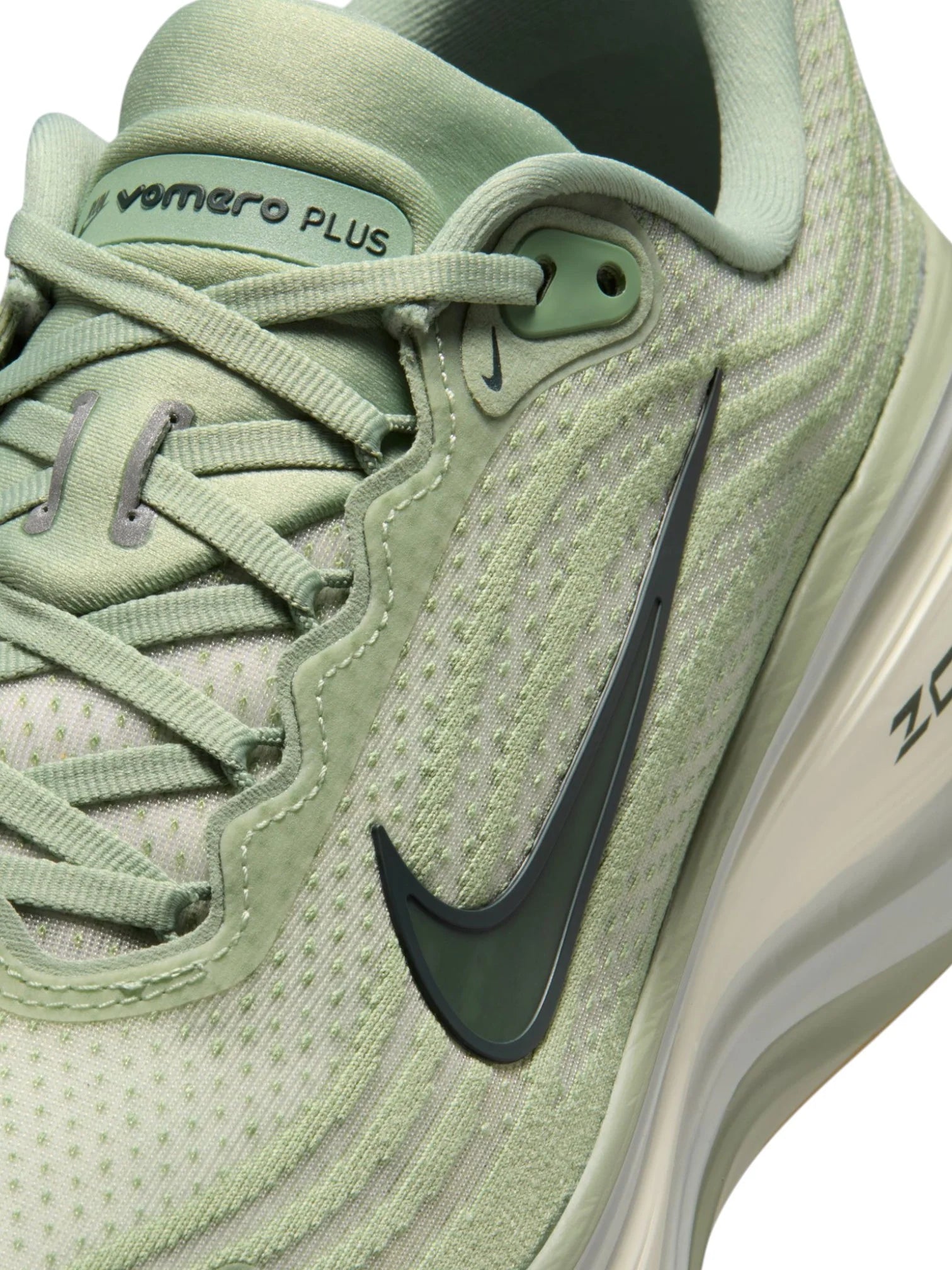 Nike Air Zoom Vomero Plus Mens Shoes