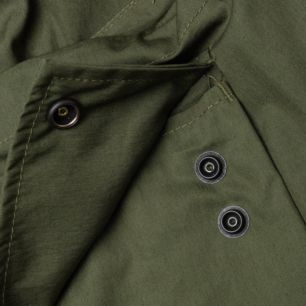 C N Oxford Field Short Olive