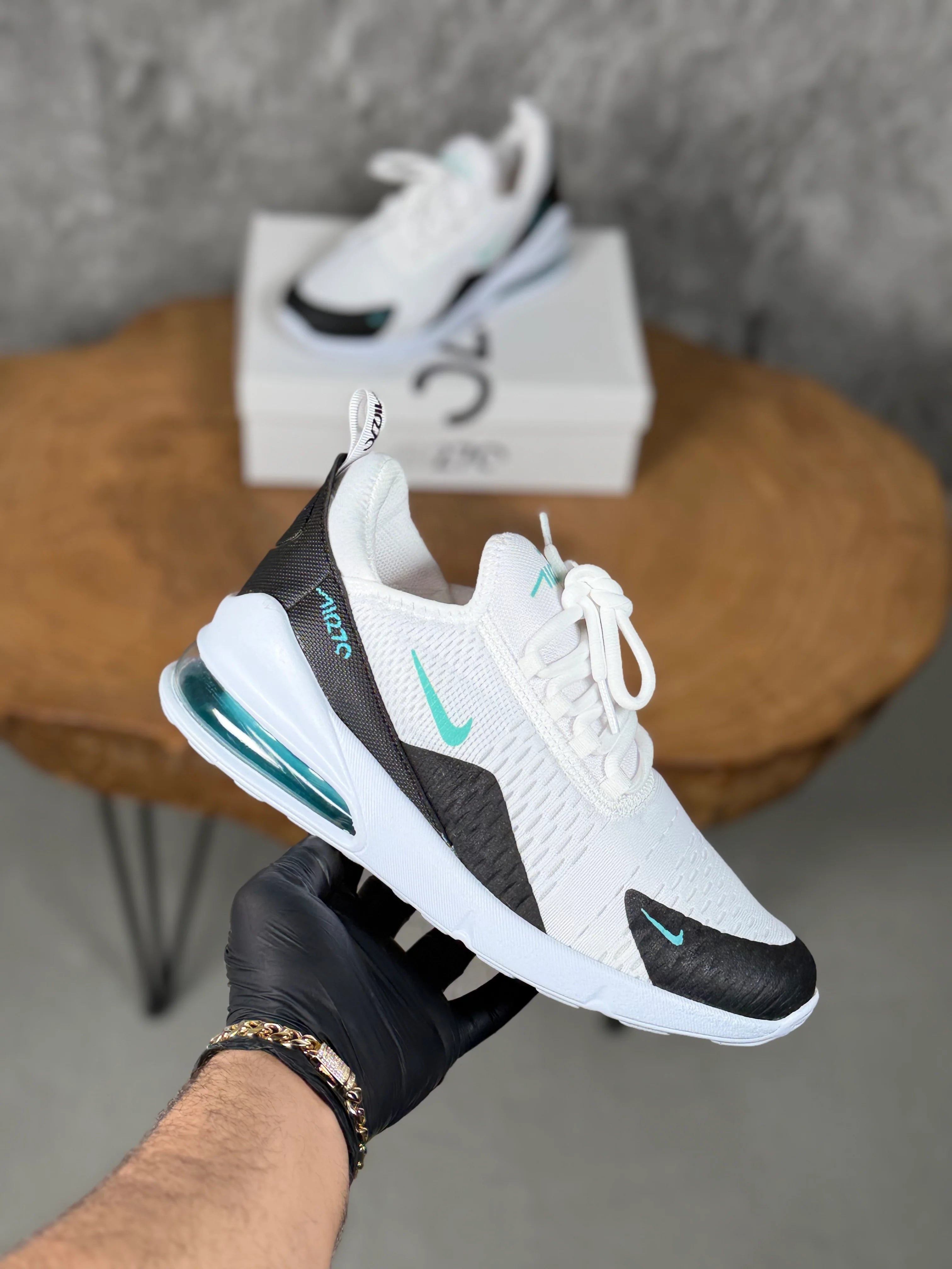 NIKE 270 MODEL