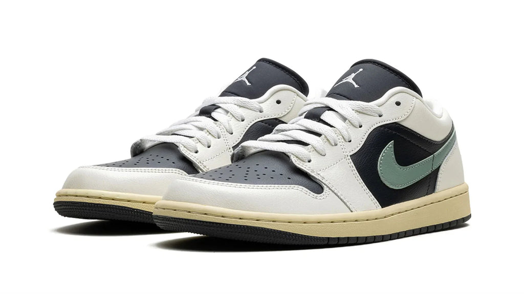 Air Jordan 1 Low WMNS Jade Smoke