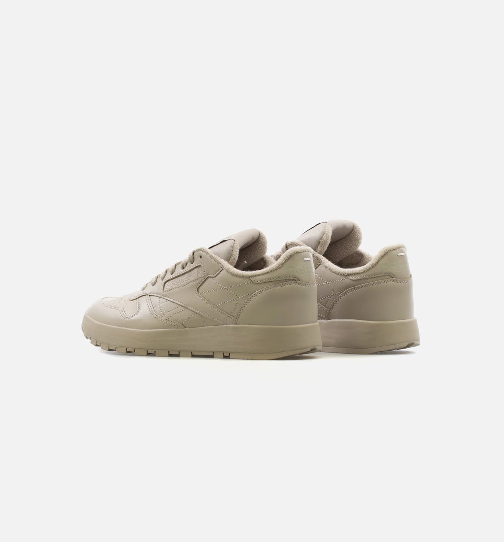 Maison Margiela Classic Leather Tabi Mens Lifestyle Shoe Tan Tan