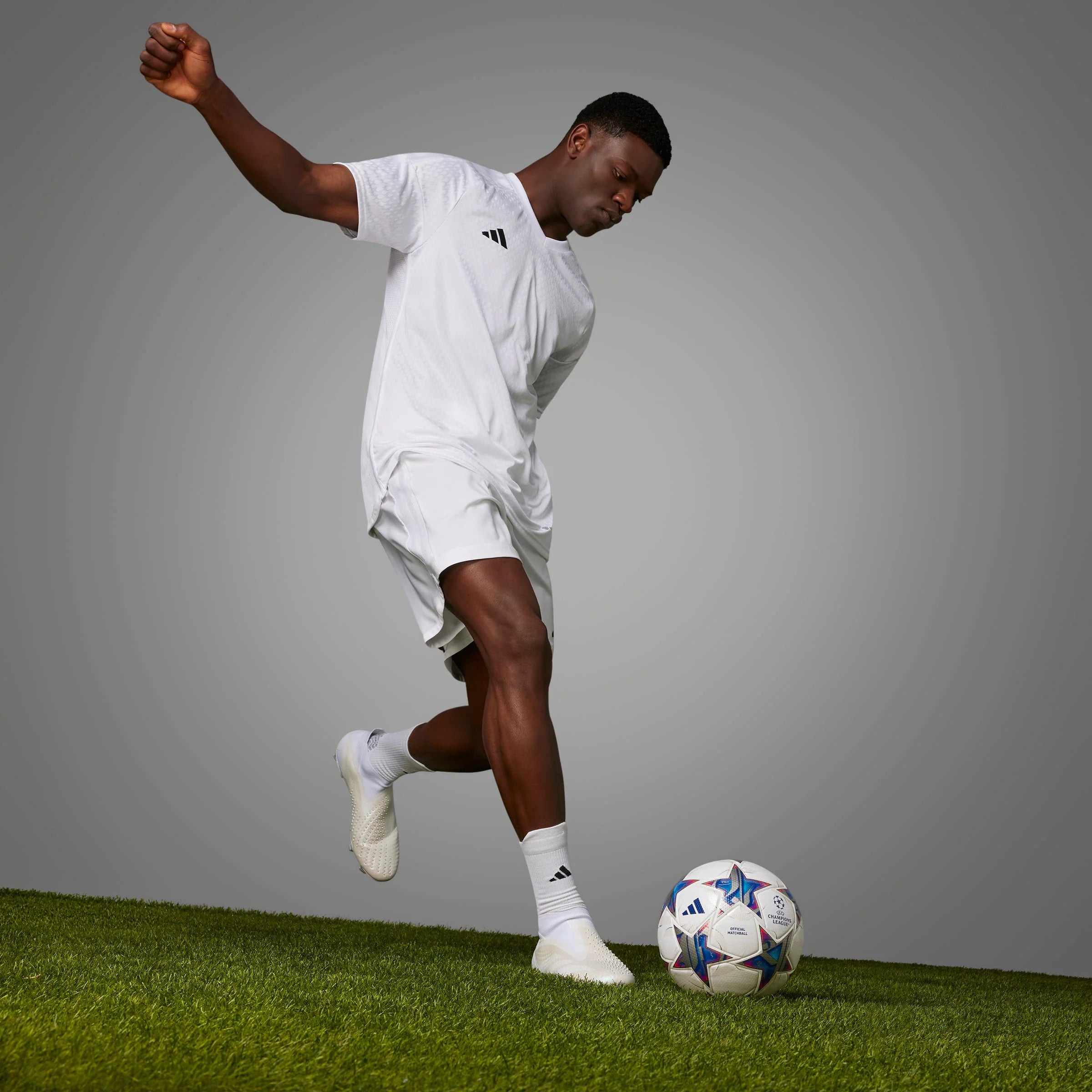 adidas UCL Pro Ball