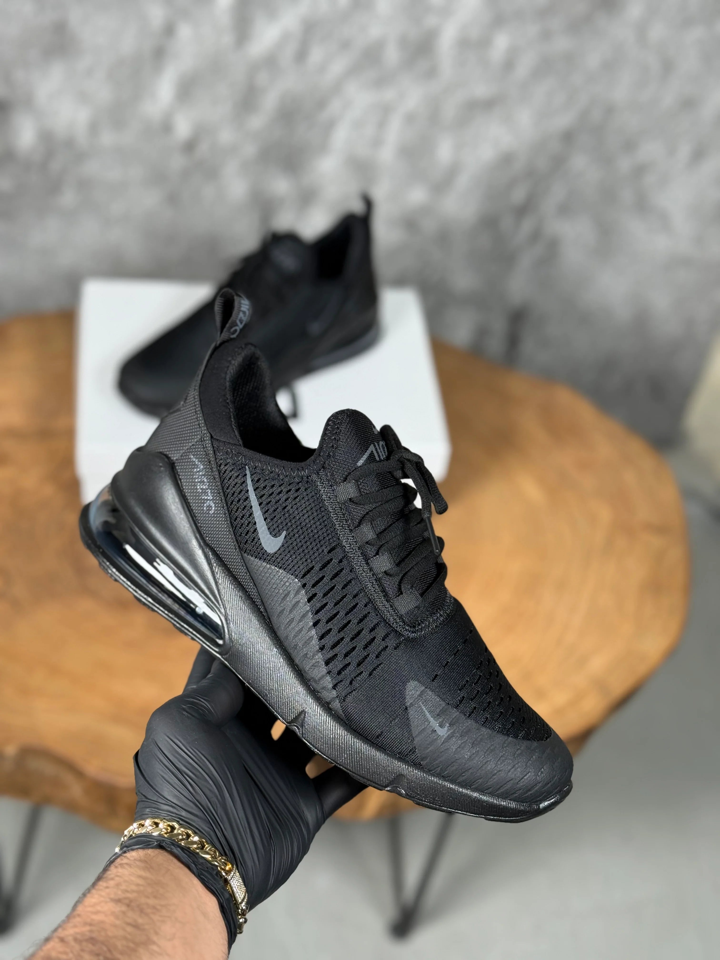 NIKE 270 MODEL