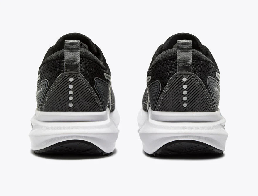 Womens Diadora Mythos Blushield Vigore 4 Final Sale